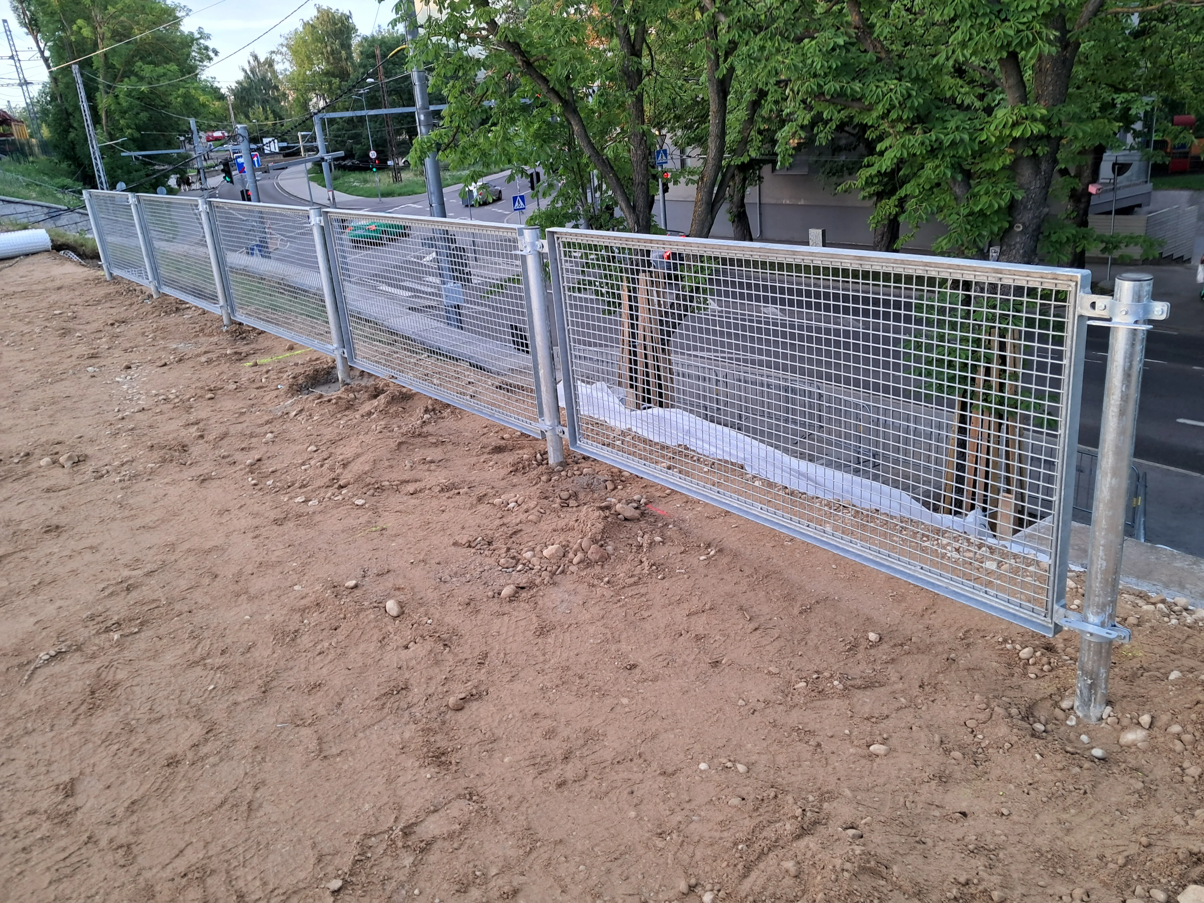 Keevispaneel - antratsiithall 3D traatpaneelaed õhtuses valguses