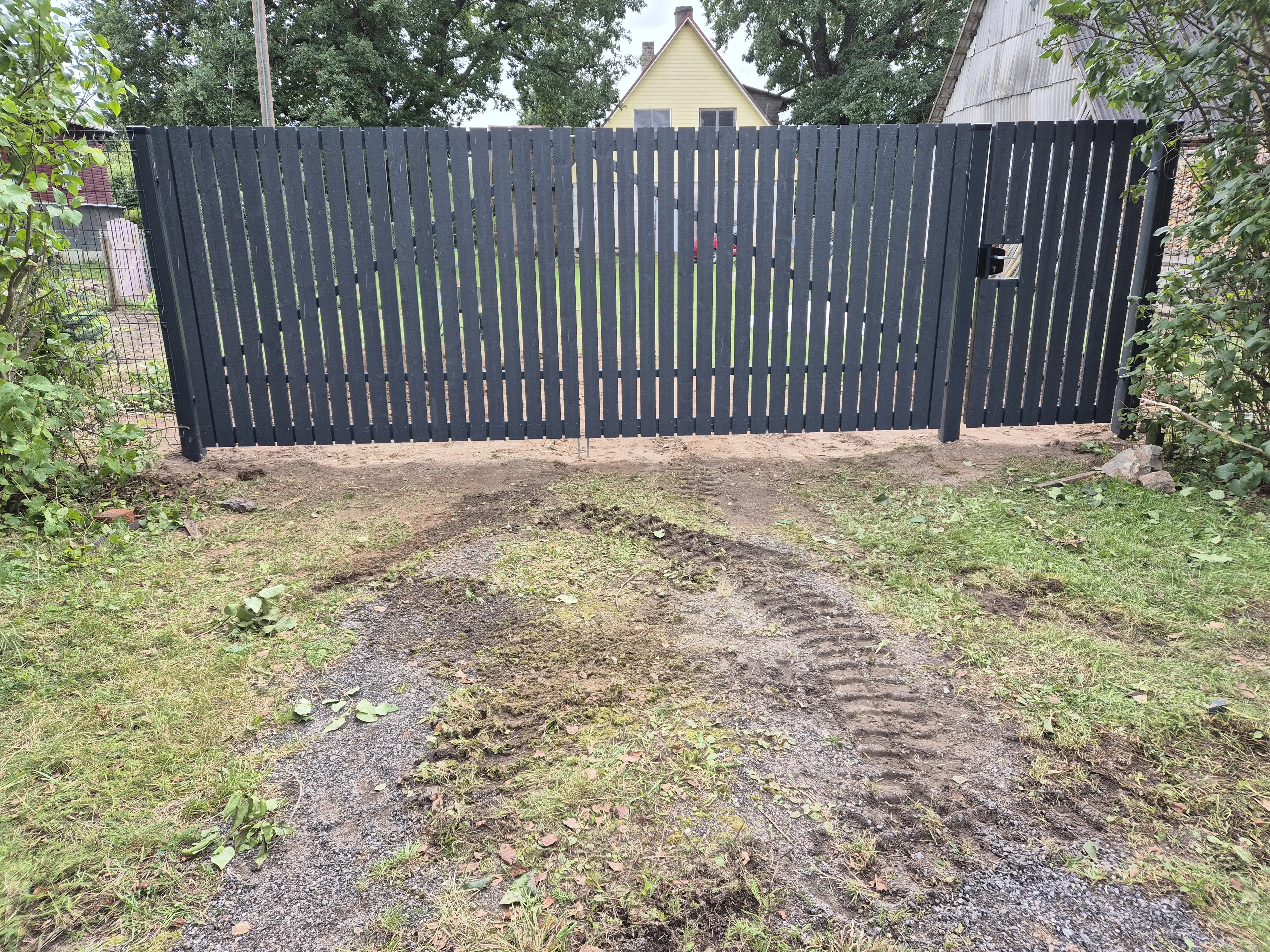 Varav - värav eramu sissesõidul paigaldamisel